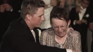 Under sit bryllup besluttede sønnen at gøre noget usædvanligt for sin handikappe