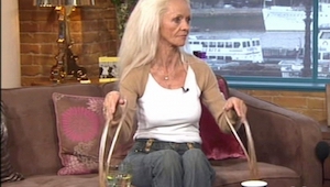 Hun havde groet hendes negle i 30 år. Hun tabte dem på et splitsekund!