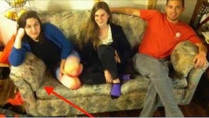 De studerende købte en brugt sofa. Det, de opdagede inden i den, kunne fuldstænd