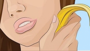 6 måder at bruge en bananskræl på, som får din hud til at fremstå smukkere end n