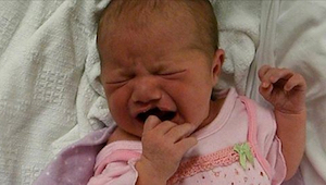 Babyen græder som om den har ondt og ikke kan længere. Det er derfor at forældre