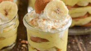 Cremede og lækre! Denne dessert med bananer og lady fingers tilbereder du på et 